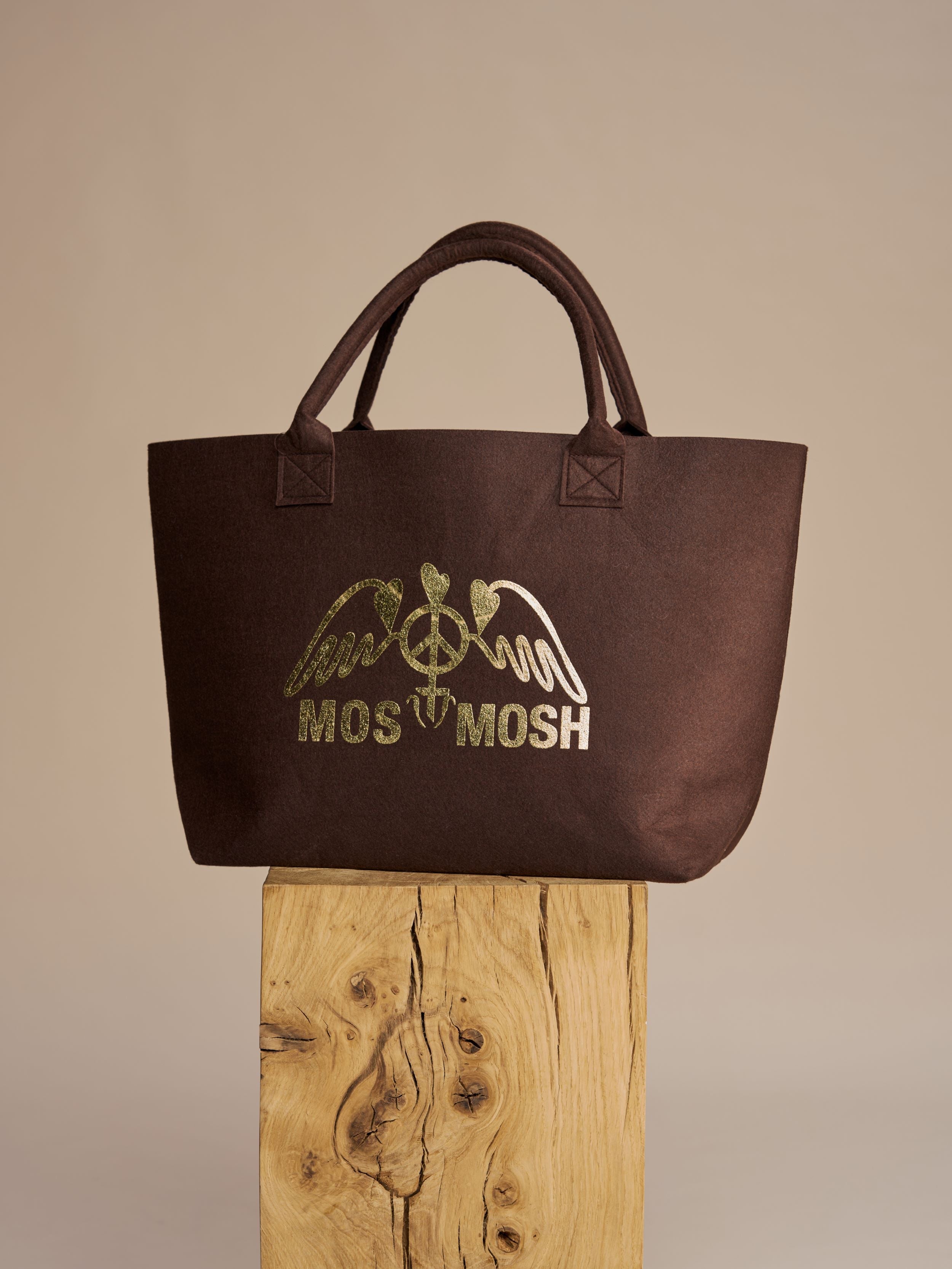 Modelshot / Brown / Detail